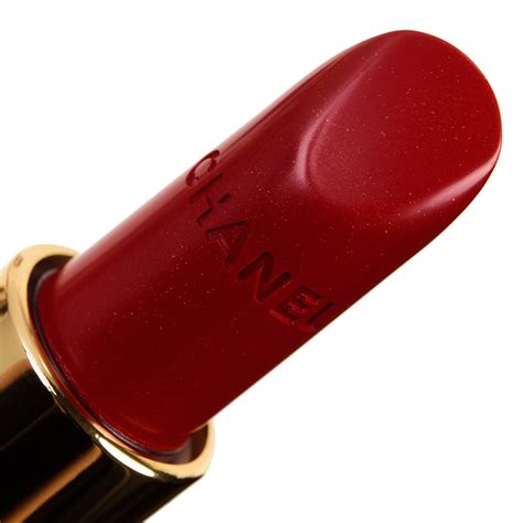 chanel no 8 lipstick swatch.